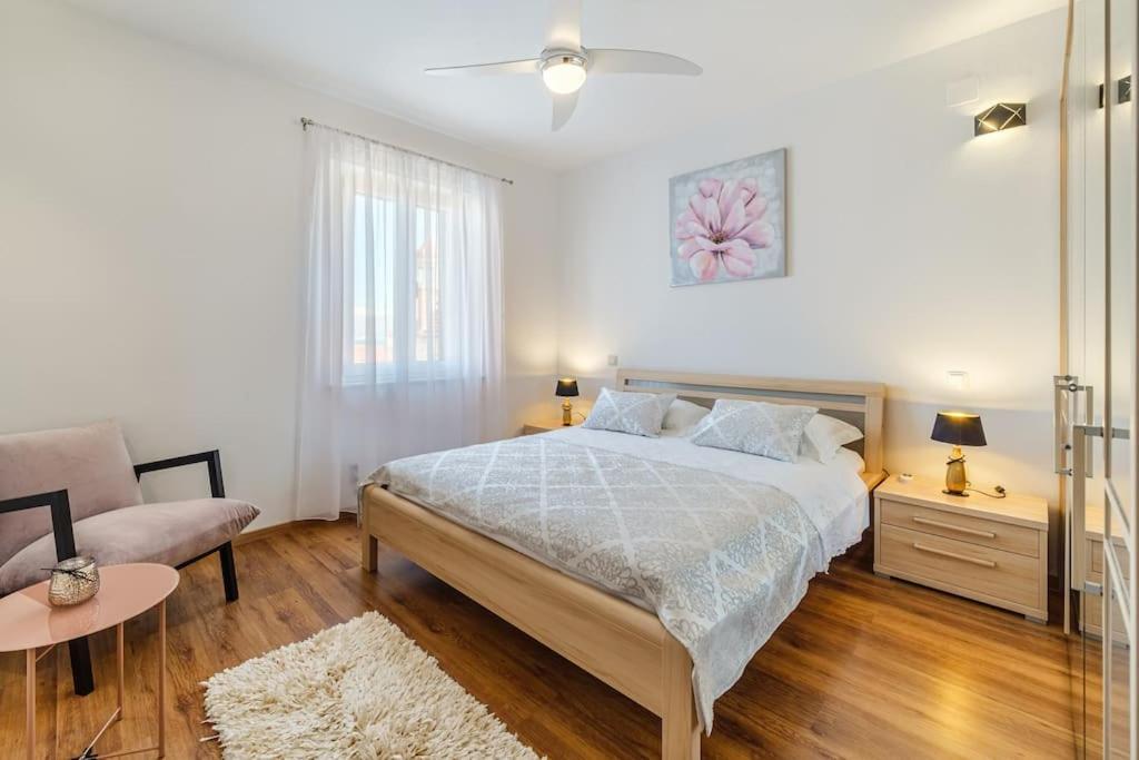 Peters Apartment Sutivan Buitenkant foto